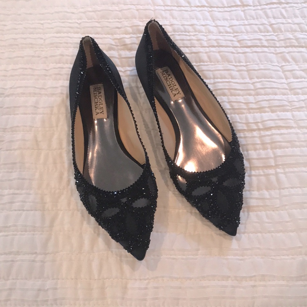 EUC Badgley Mischka Satin Black Pointed Toe Flats